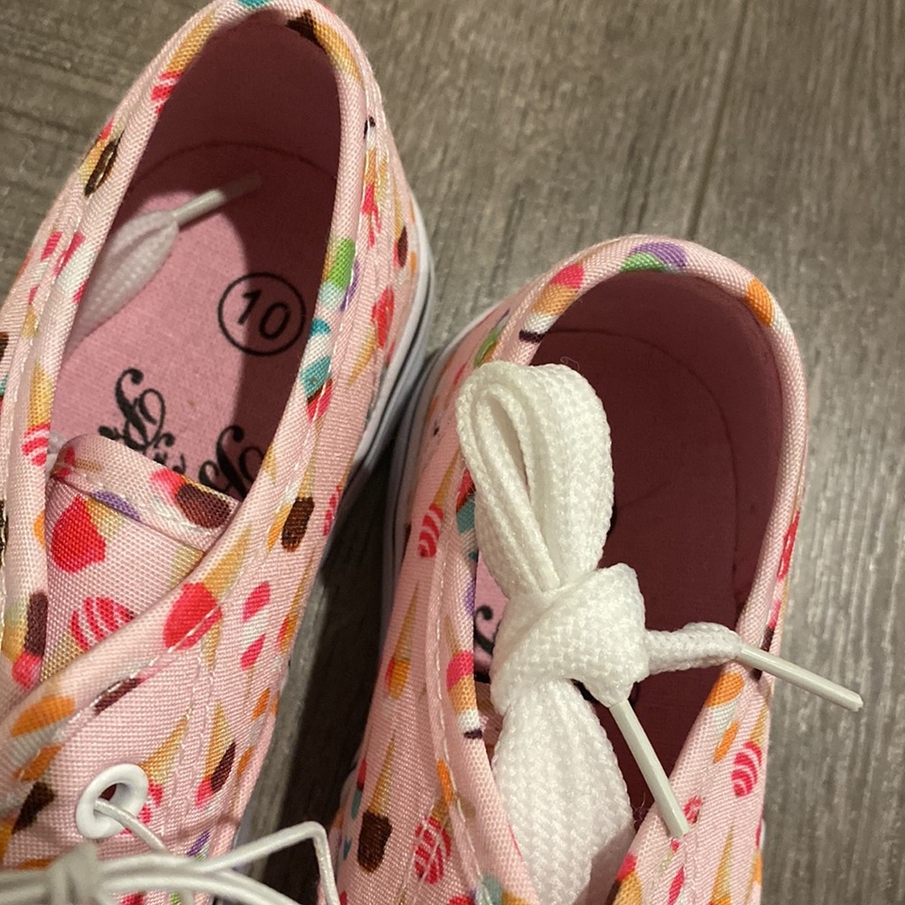 Beverly Hills Princess Ice Cream Lace Up Sneakers - Picture 6 of 6